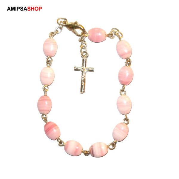 Armband aus Steinen mit Kreuz